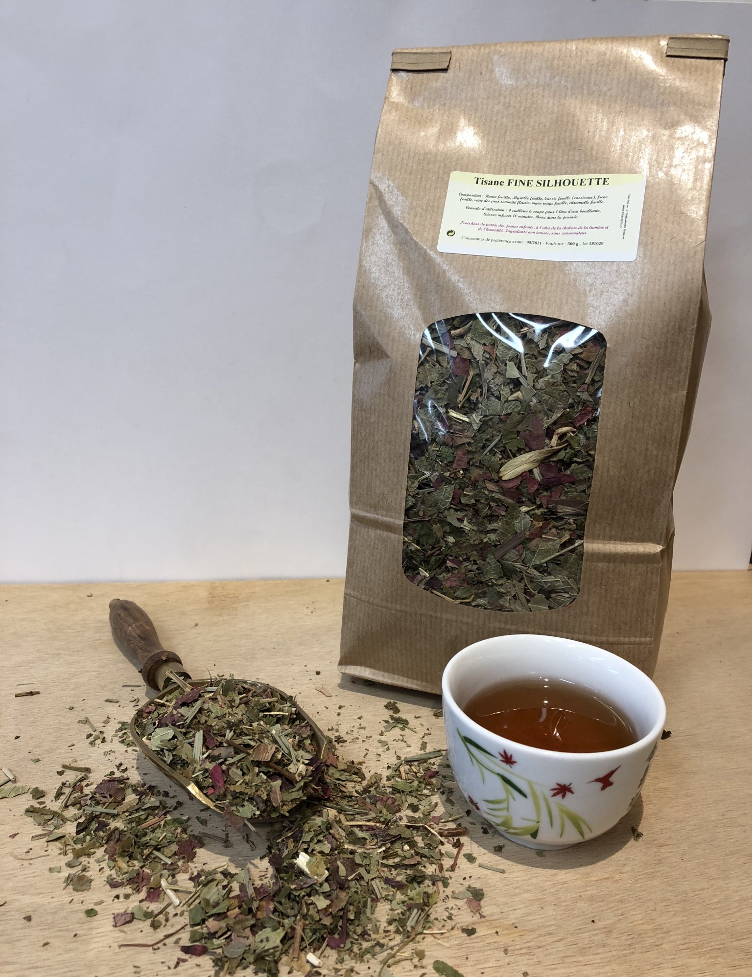 Fine silhouette tisane infusion