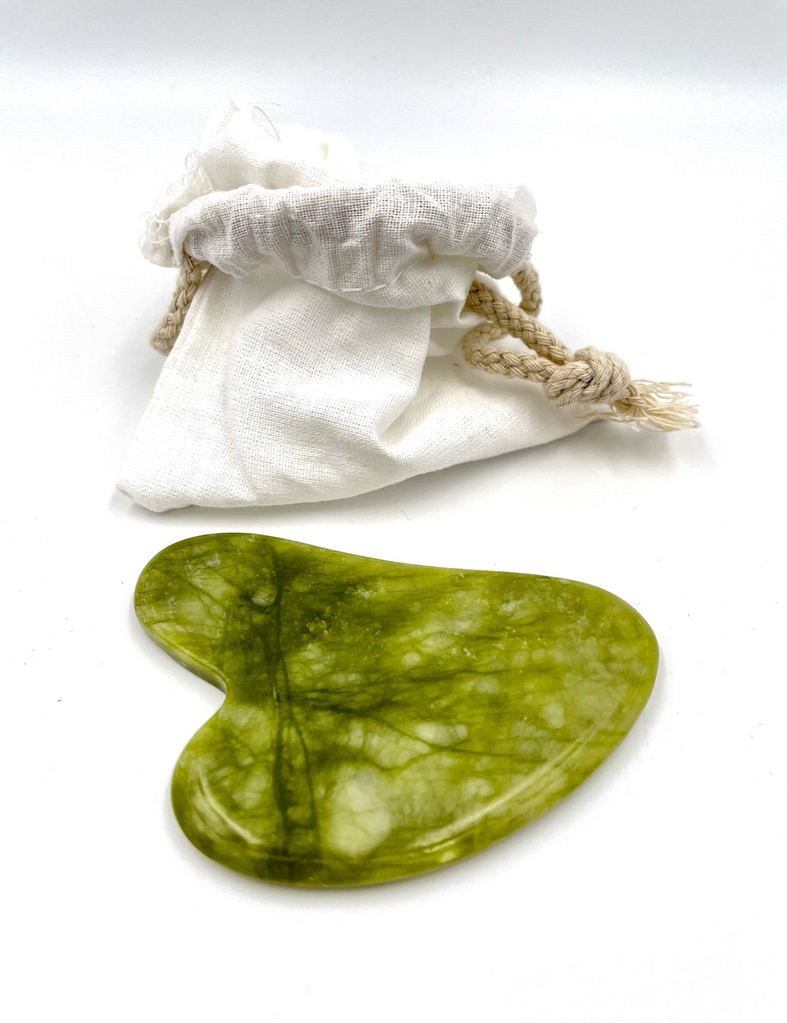 gua-sha-jade-vert.jpg